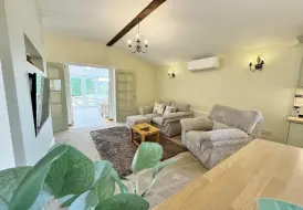 Holly_Living_Room.jpg 3