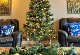 Christmas Holiday Cottage.jpg 7
