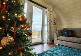 Romantic Christmas Break.jpg 18