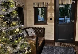 Christmas Tiny House.jpg 27